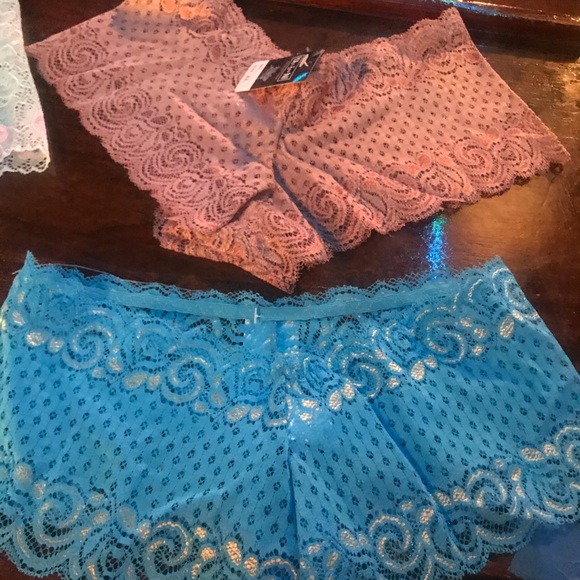 Laced underwear - Picture 2 of 3